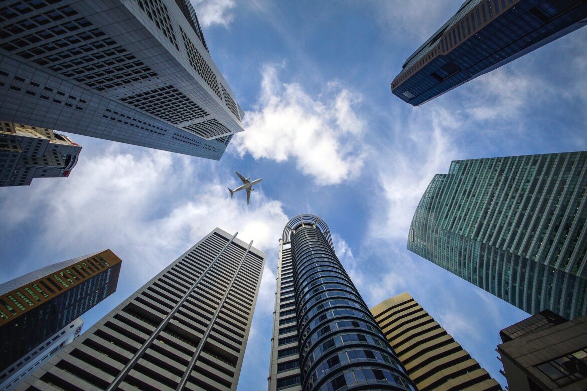 UBS plans $200 million investment in fintech startups